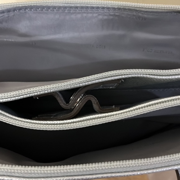 Kenneth Cole Reaction bag - Picture 3 of 5